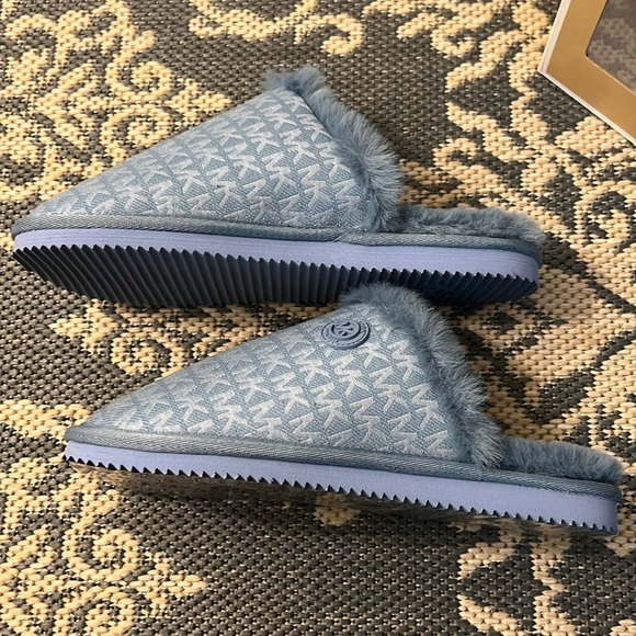 New in Box Michael Kors Janis Slipper - Picture 5 of 13